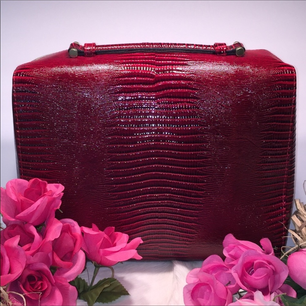 Estée Lauder Train Case Maroon Croc Embossed NWOT